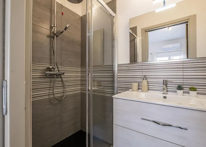 Villa Moderna By Propertize